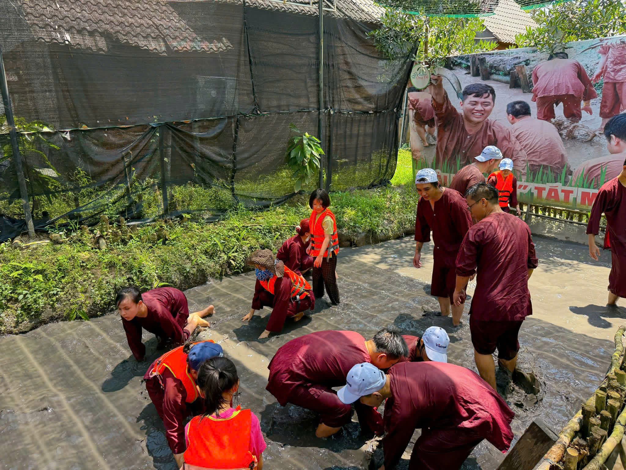 TRẢI NGHIỆM - TÁT MƯƠNG BẮT CÁ ÔNG ĐỀ - 3