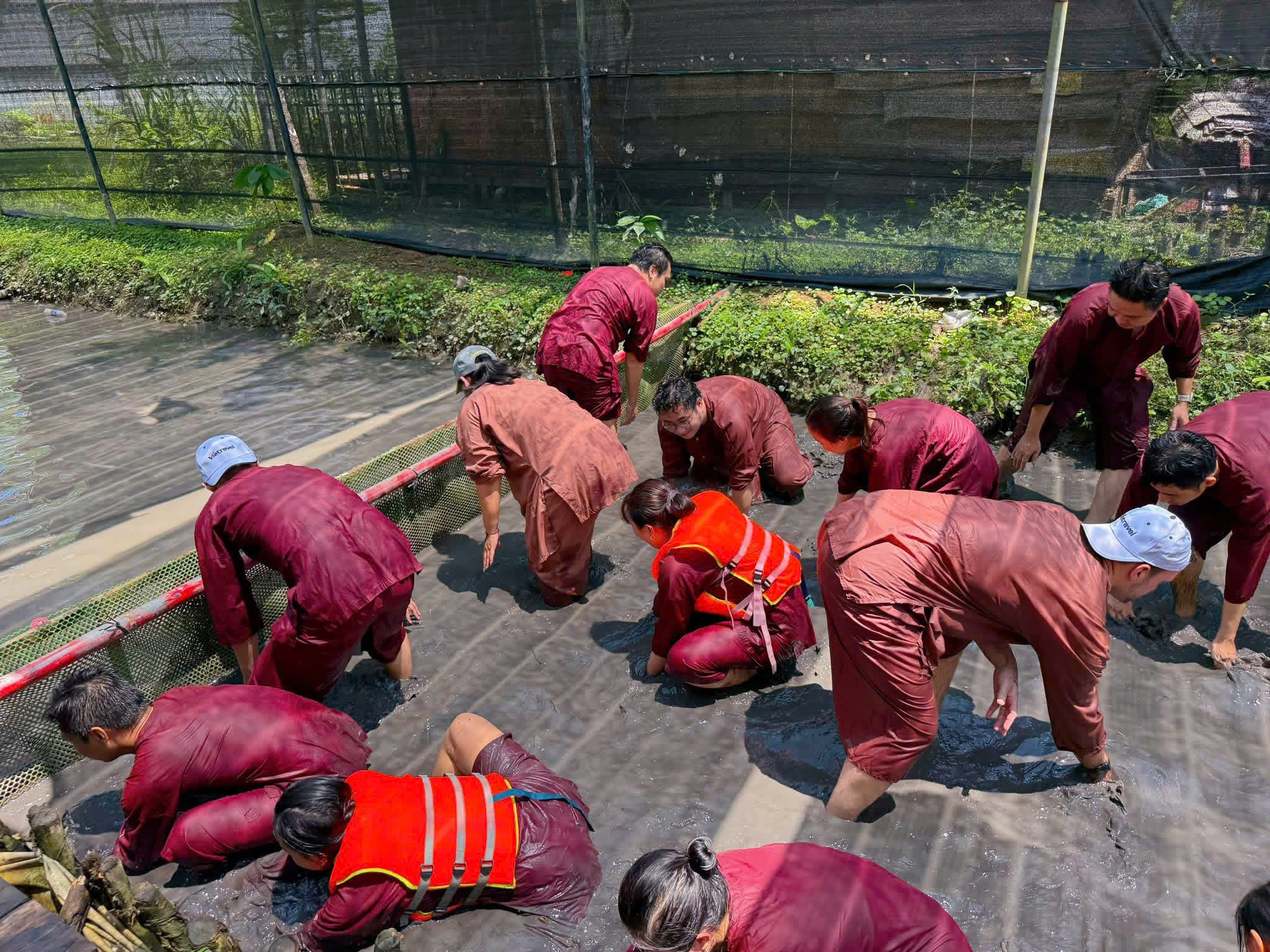 TRẢI NGHIỆM - TÁT MƯƠNG BẮT CÁ ÔNG ĐỀ - 4